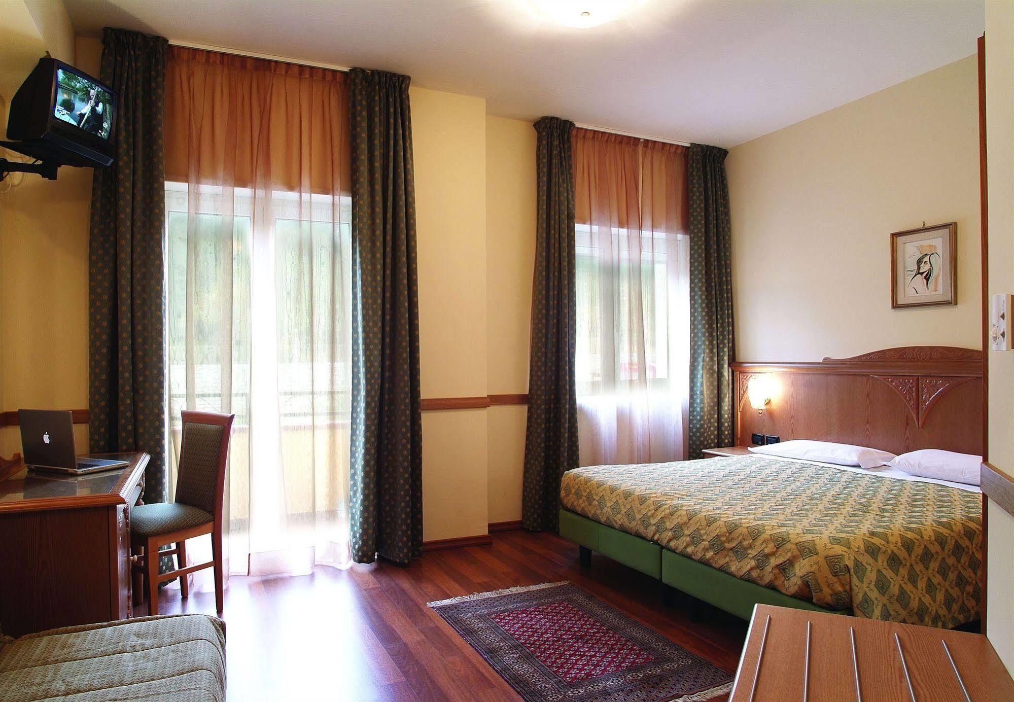 Hotel Park 108 Sport&Wellness Лорика Екстериор снимка